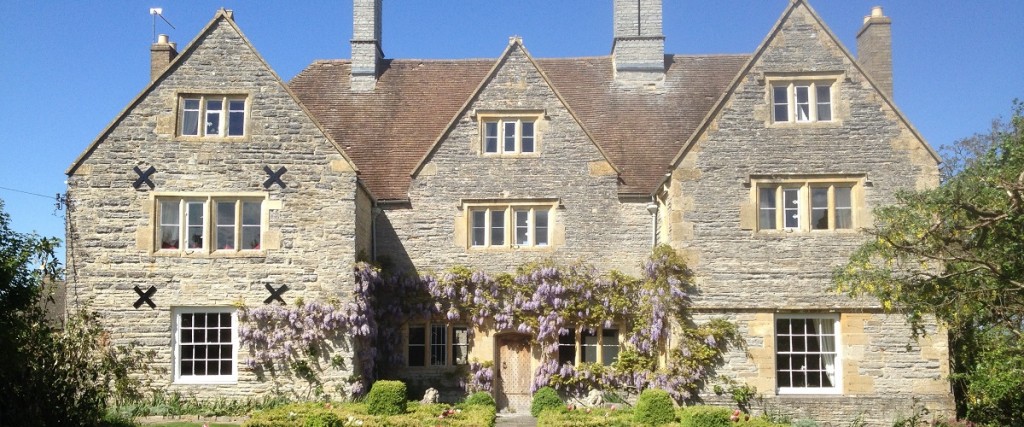 Big House To Rent In The Cotswolds With Hot Tub For 22 Guests