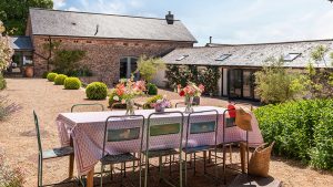 Outdoor dining in Somerset